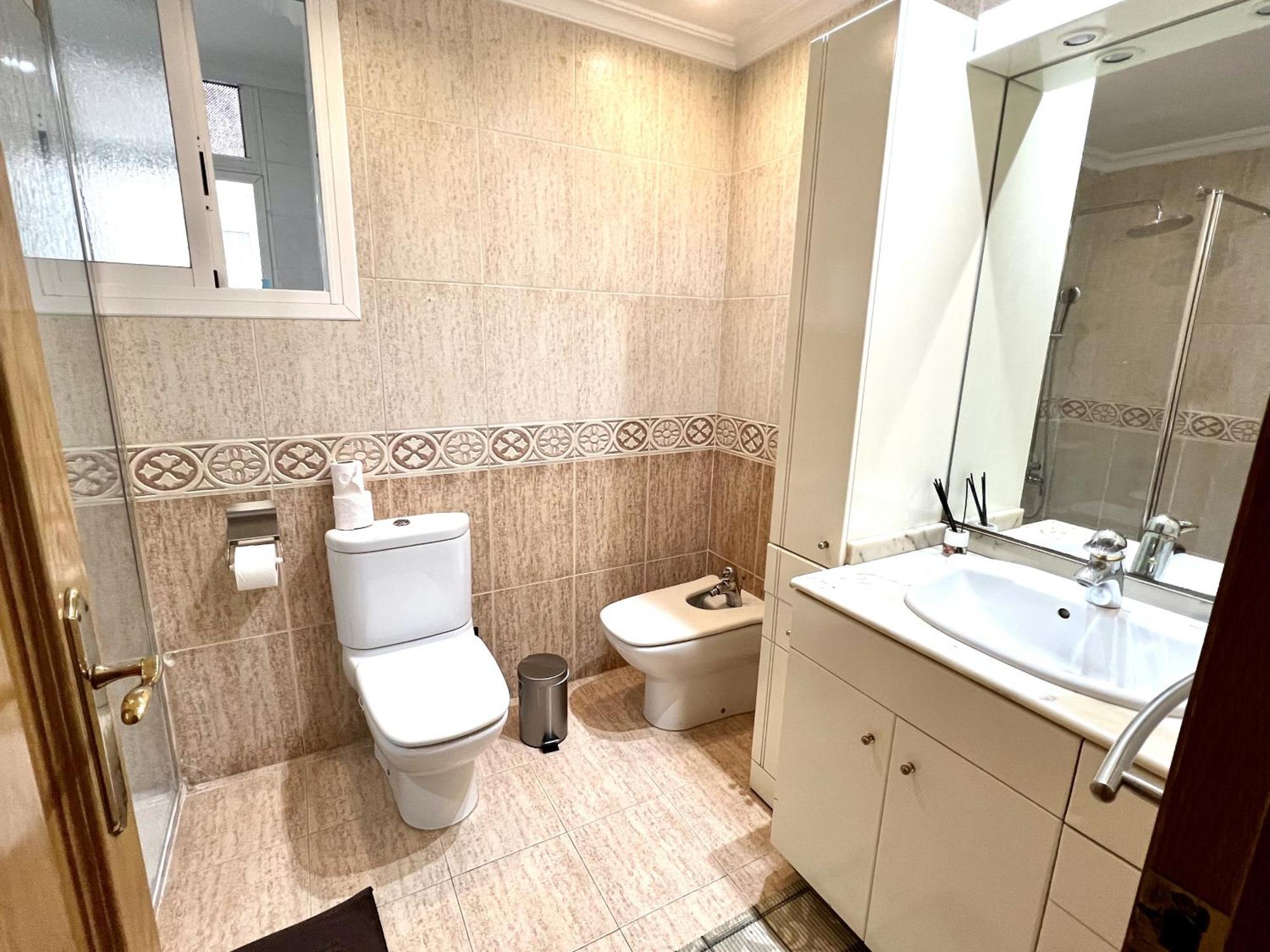 Moderno Y Acogedor Apartamento Para 6 Personas Valencia Luaran gambar